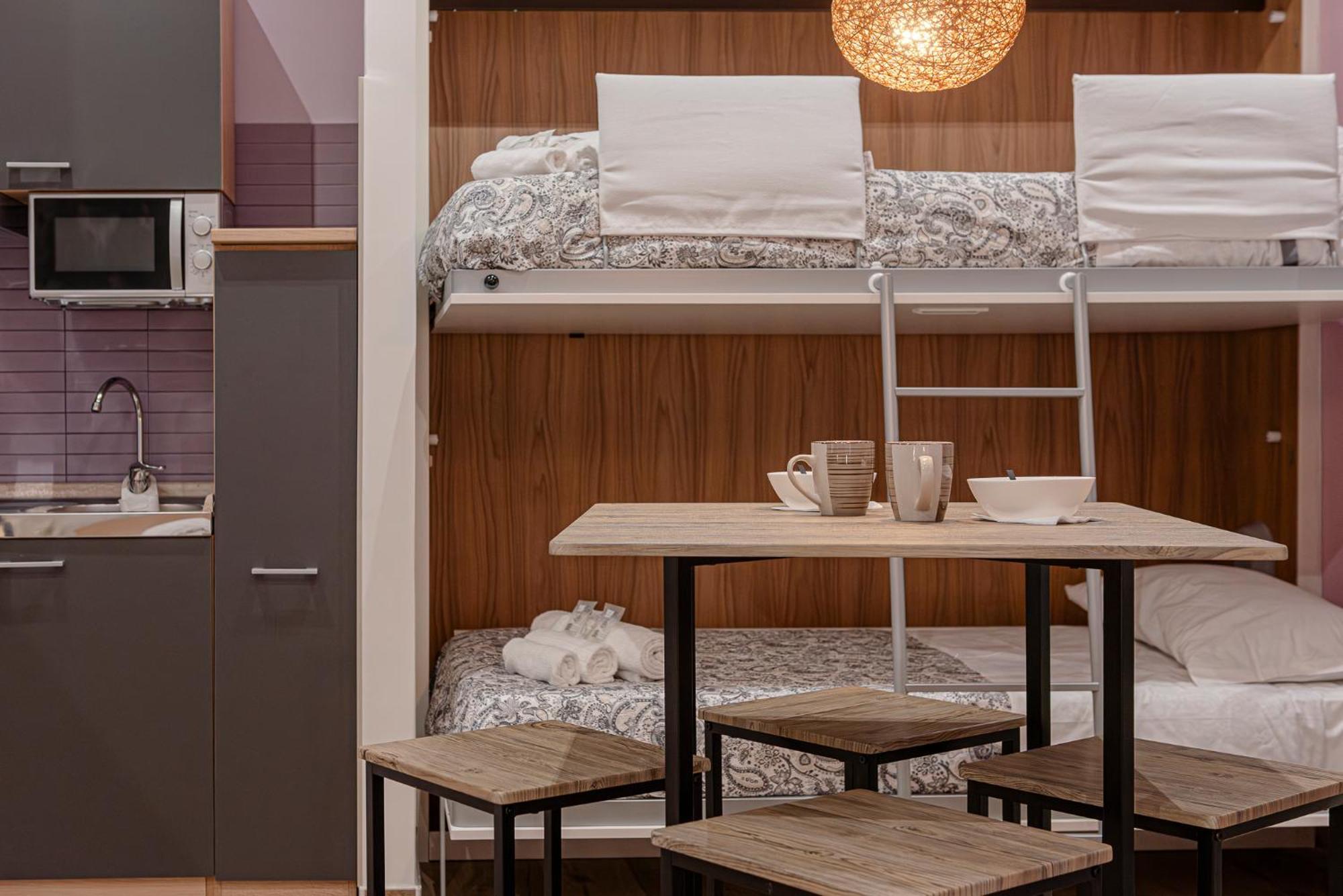 Helle Hus Guest House - 200M From Piazza Bologna Metro And 10 Minutes From The Colosseum Exterior photo